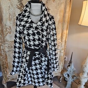 Yoki Black and White Houndstooth Coat. XL